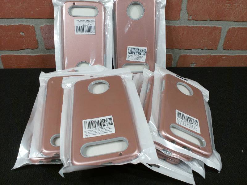 lot 298 image: Moto Z2 Play Case Size Slim