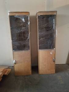 lot 12210 image: Pair of Bookshelves