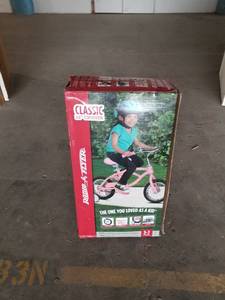 lot 12236 image: Radio Flyer Cruiser