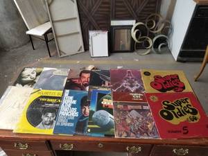 lot 12265 image: Lot of Albums