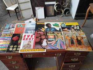 lot 12275 image: Lot of Albums
