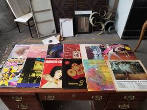 lot 12276 image: Lot of Albums