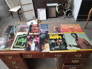 lot 12277 image: Lot of Albums