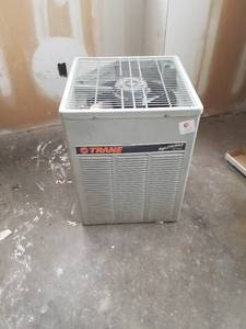 lot 12285 image: Trane XB1000 Air Conditioner