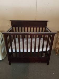 lot 12320 image: Baby Bed