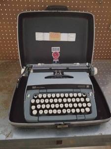 lot 12339 image: Vintage Typewriter
