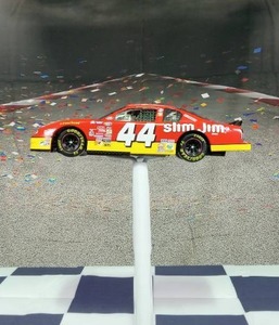 lot 37209 image: Justin Labonte #44, 124 Stock Car Limited Edition, Action Racing Start 5-13-05, End 5-20-05, Product Excellent-Package Good, 2000 Monte Carlo, 1 of 5,004 pn 10998