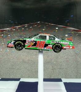 lot 37224 image: Bobby Labonte 18 124 Interstate Batteries The Victory Lap 2003 Nascar Diecast