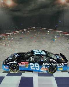 lot 37247 image: 2002 Kevin Harvick No.29 E.t.gm Goodwrench Service Monte Carlo Nascar 124