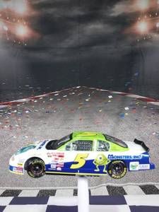 lot 37268 image: Action Terry Lebonte #5 Kelloggs  Monsters INC 2001 Monte Carlo 124 Collectable 1 of 6,000 pn 102118