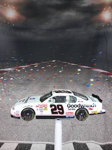 lot 37316 image: Action Kevin Harvick #29 GM Goodwrench  Black 2001 Monte Carlo 1 of 1,008 pn 106228