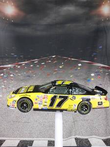 lot 37331 image: NASCAR #17 DeWalt Tools 124 Scale Diecast Race Car - Team Caliber Owner Series Driven by Matt Kenseth