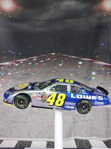 lot 37335 image: Jimmie Johnson 2004 Atlanta Raced Win Version 124 Scale Diecast Car
