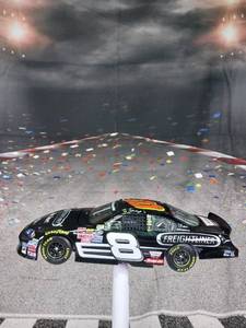 lot 37336 image: Martin Truex Jr 8 Freightliner 2008 Monte Carlo Ss 124 In Box Nx88821flmt