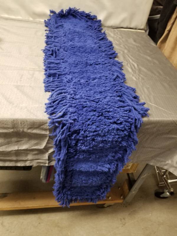 lot 81017 image: Blue Infinity Twist Cotton Yarn Dust Mop - 48W
