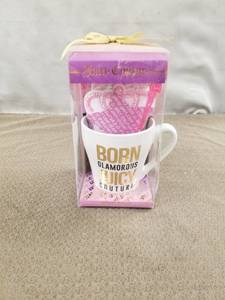 lot 12526 image: JUICY COUTURE CERAMIC MUG SET