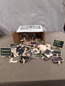 lot 12531 image: LOT OF RANDOM MINI CHALKBOARDS