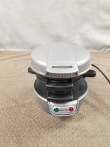 lot 12554 image: Hamilton Beach Breakfast Sandwich Maker