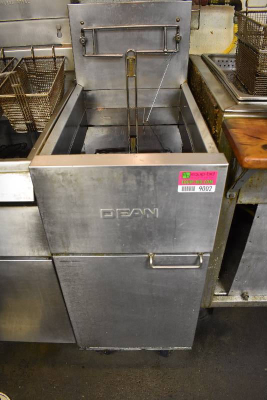 lot 9002 image: Dean 35Lb Natural Gas Fryer