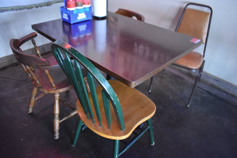 lot 9014 image: Complete Set Dinning Room Furniture