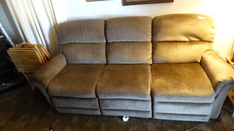 lot 1695 image: Reclining couch.