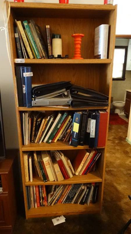 lot 1700 image: Book shelf. conents not included.