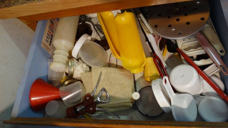 lot 1715 image: Contents of drawer and cabinet