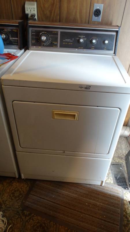 lot 1726 image: Kenmore dryer.