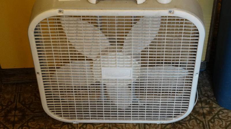 lot 1733 image: Lasko fan.
