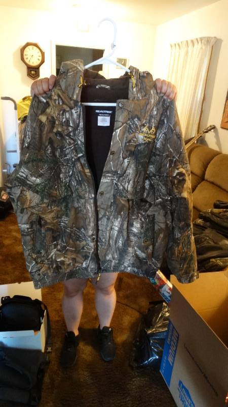lot 1740 image: Real tree extra camo jacket, size XL 46-48.