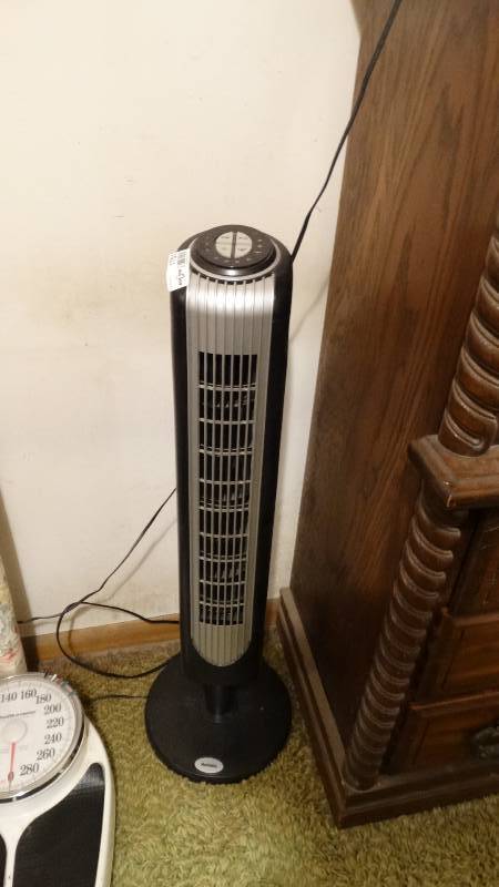 lot 1751 image: Holmes stand up fan.
