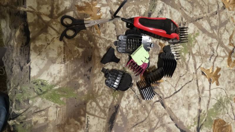 lot 1757 image: Wahl hair clippers.