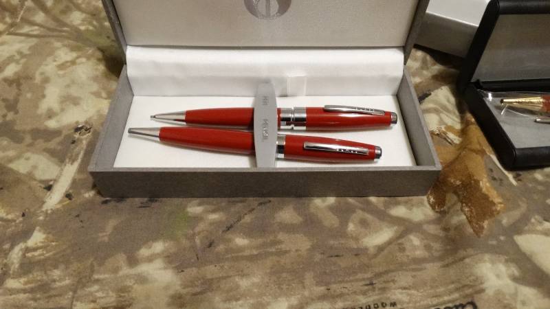 lot 1761 image: 2 pen sets and 1 pen and pencil set.