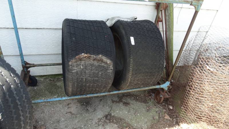 lot 1809 image: 2 Firestone tires, size 6.0013.50- 15
