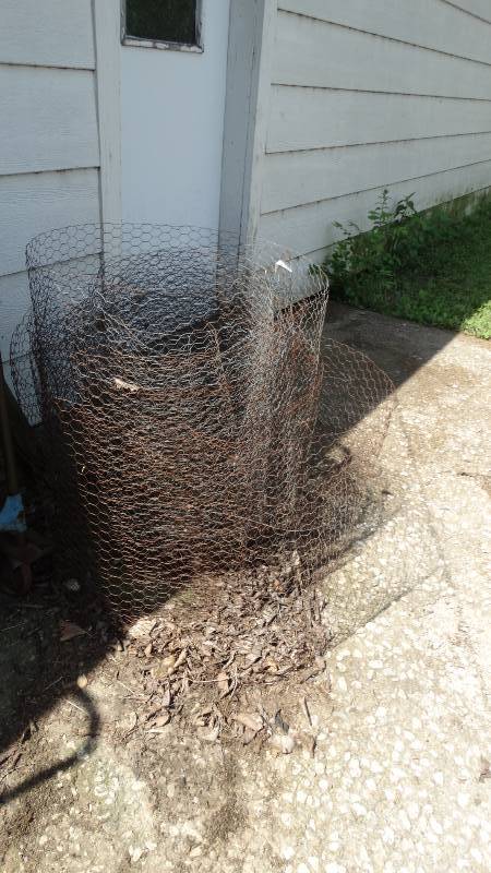 lot 1811 image: Wire fencing.
