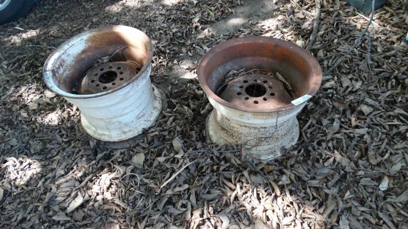 lot 1813 image: 2 Rims.