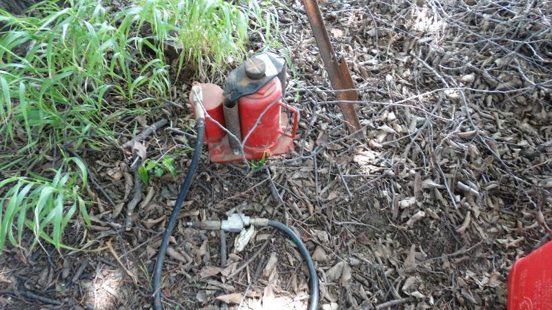 lot 1818 image: 20 ton air jack.