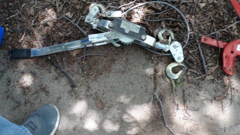 lot 1819 image: 8,000 pound winch puller, 10ft cable.