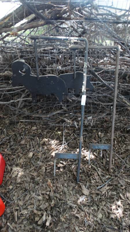 lot 1824 image: 2- Metal animal rifle targets.