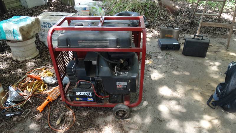 lot 1831 image: Colman powermade vantage 8,000 generator with a 18 HP motor.