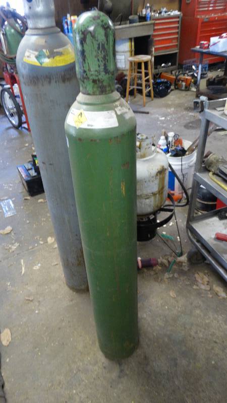 lot 1855 image: Oxygen welding cylinder.
