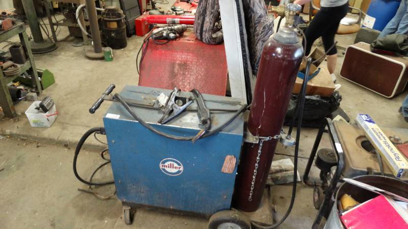 lot 1861 image: MillerMatic 35 welder w leads & cart