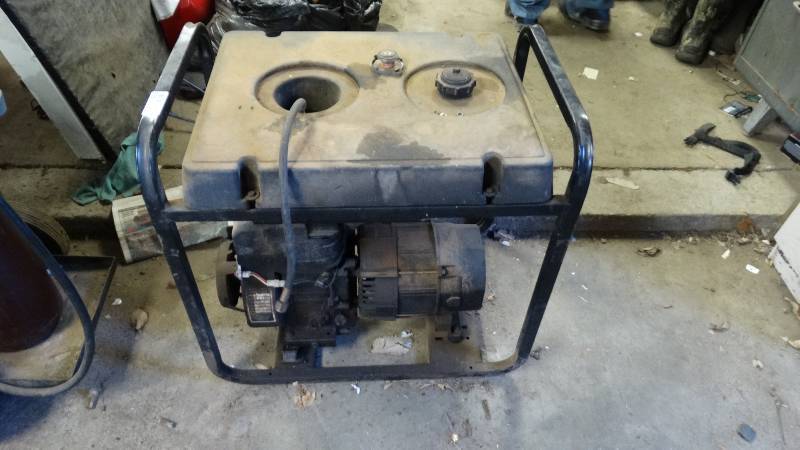 lot 1862 image: Generac S4000 Generator with 8 hp