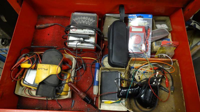 lot 1873 image: Drawer of automotive electronics,digital multimeters  .