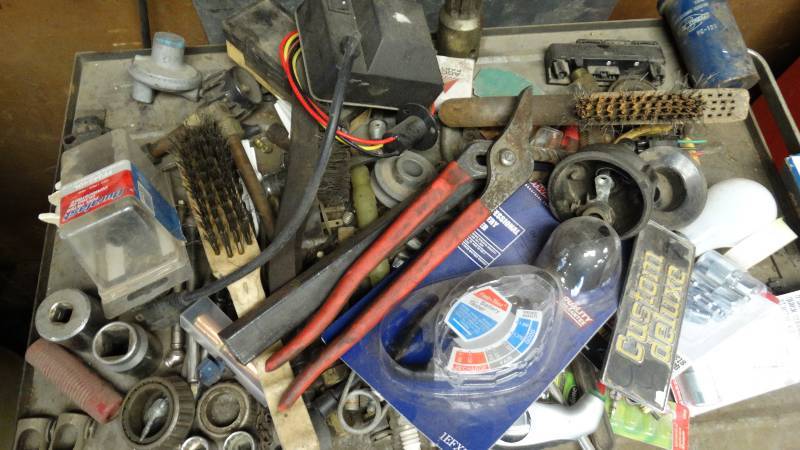 lot 1879 image: Contents on top of tool box, air attachments, battery tester, wire brushes,torch head, etc.
