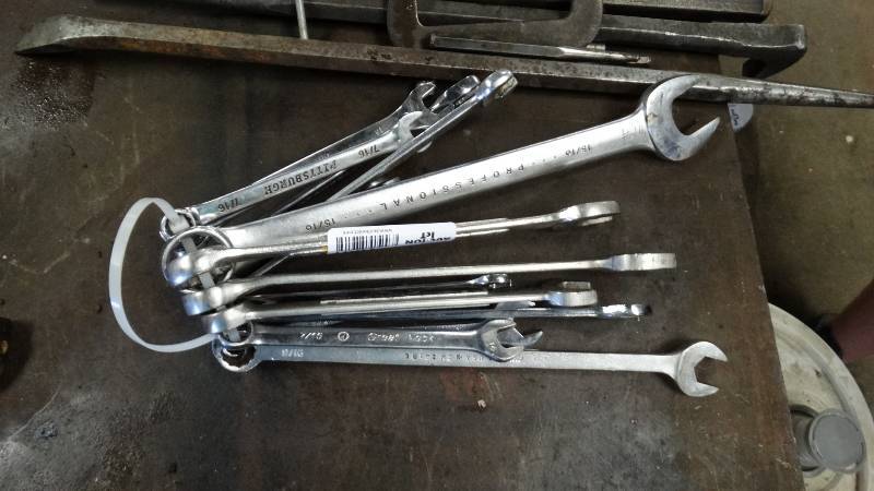 lot 1887 image: Assorted wrenches.