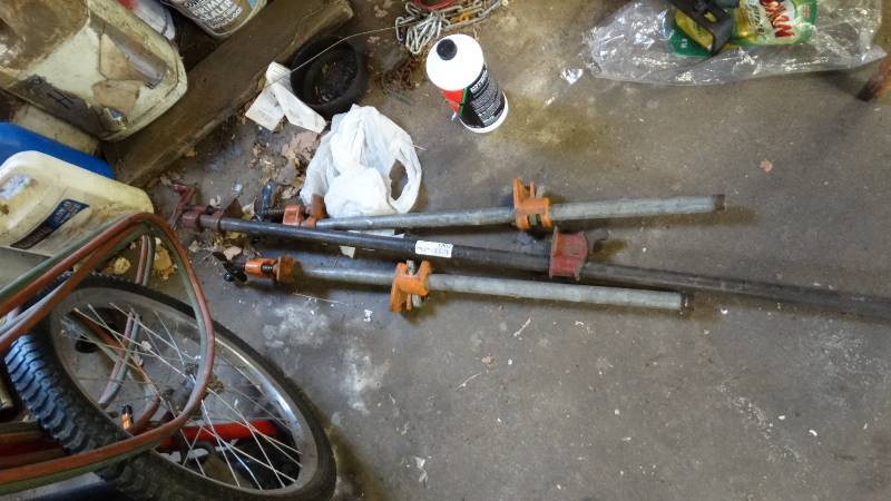 lot 1902 image: 3- Bar pipe Clamps.