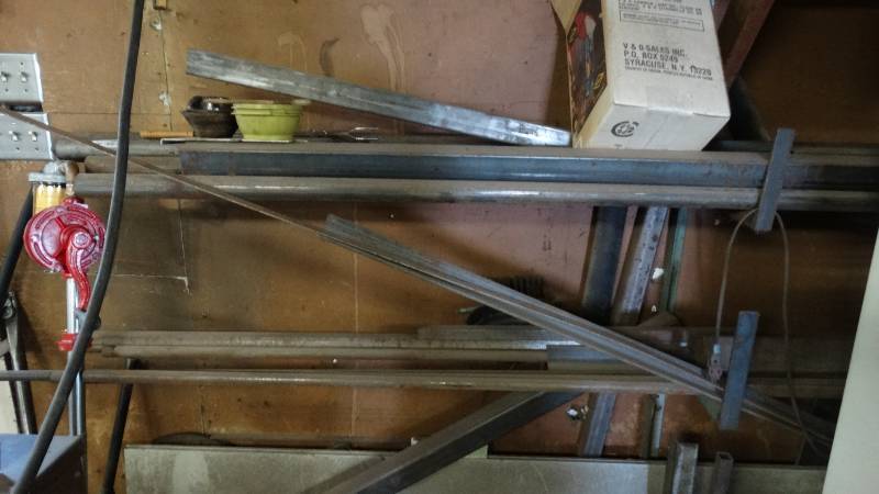 lot 1918 image: Square and round tubing, angle liner, sheet metal.