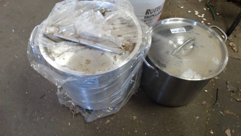 lot 1941 image: 2 ss stock pots for turkey fryer