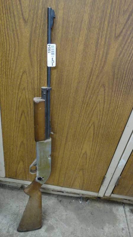 lot 1954 image: Crossman 761 XL Pellet BB gun .177 calibar .
